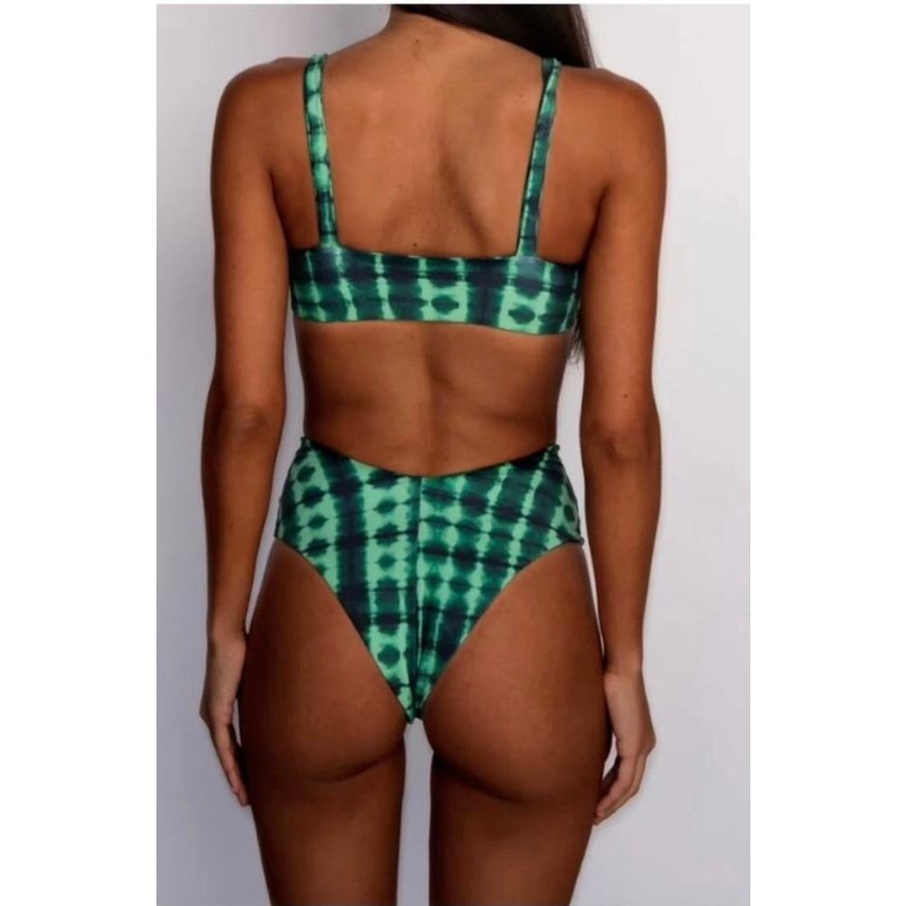 Skatie• ‘Maya’ Bikini Top in REGGAE Print - Picture 5 of 13